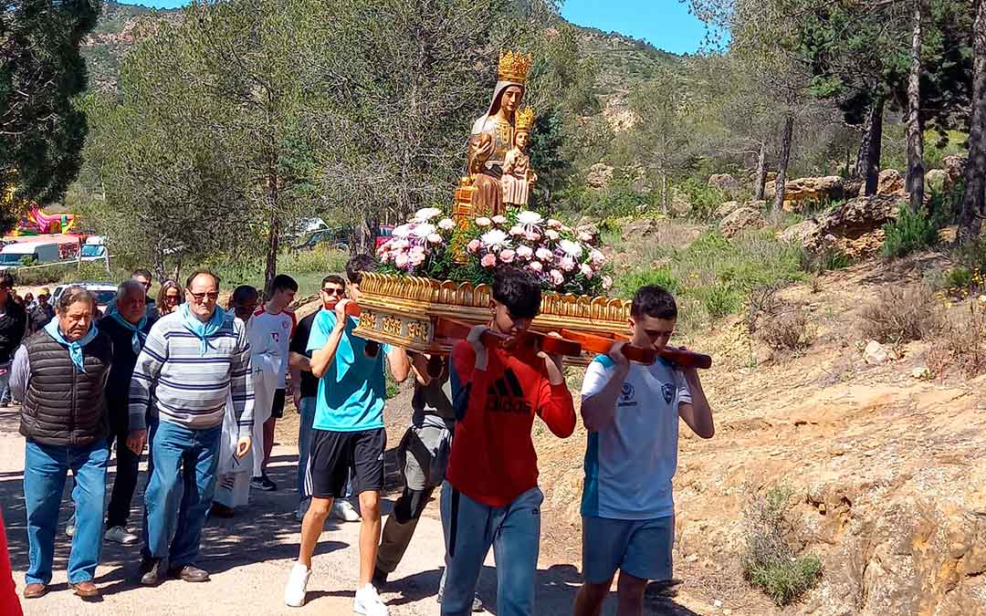 Albalate y Ariño se citaron en Lunes de Cuasimodo en el santuario. / Ayto. Ariño