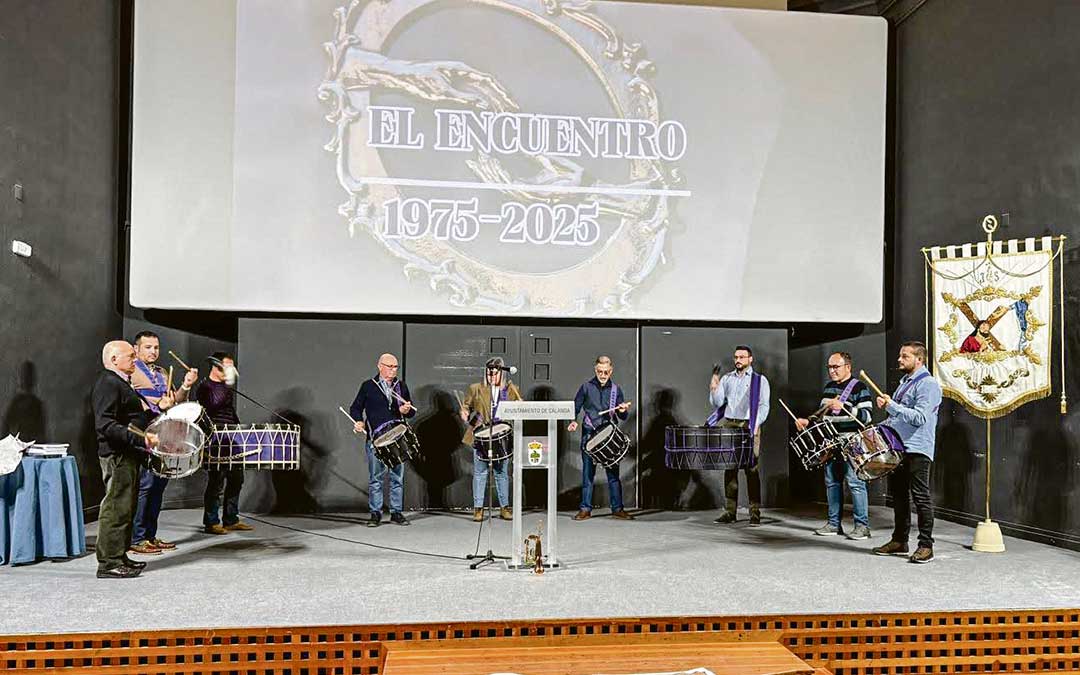 La cofradía El Encuentro conmemoró sus 50 años de historia en un emotivo acto en el que se recordaron los inicios y a todos los que han colaborado de una forma u otra con la hermandad./ El Encuentro.