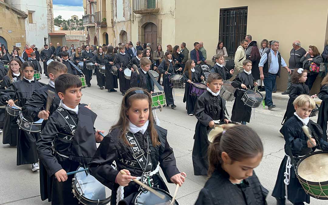 Los nueve pueblos de la Ruta desfilaron después del pregón./ C.O.