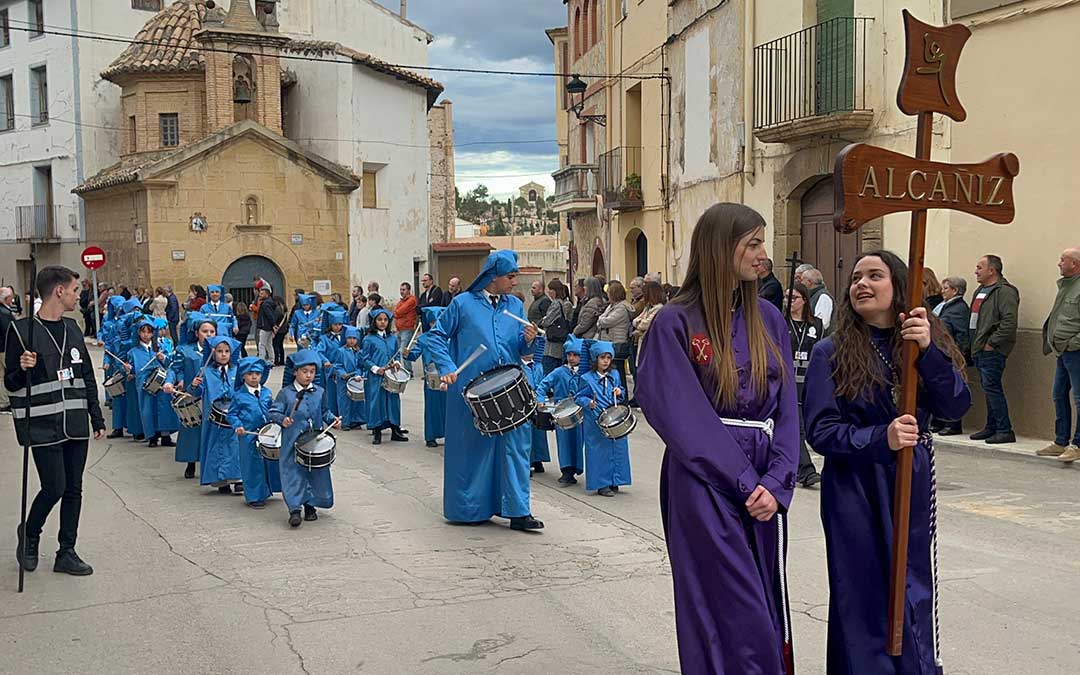 Los nueve pueblos de la Ruta desfilaron después del pregón./ C.O.