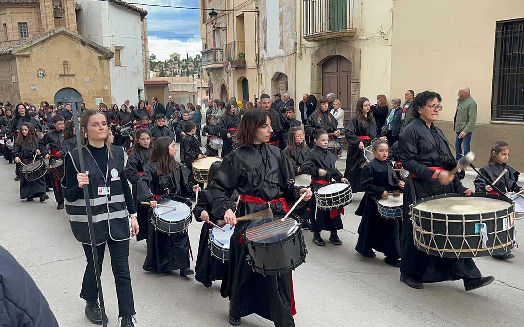 Los nueve pueblos de la Ruta desfilaron después del pregón./ C.O.