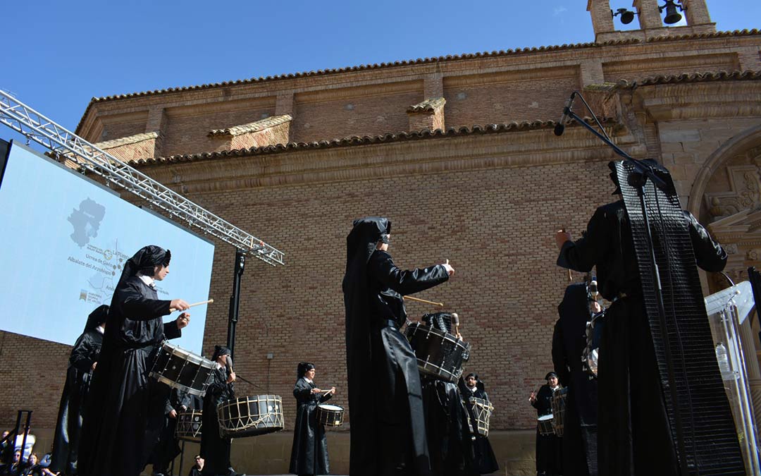 Momentos del acto de Exaltación de tambores y bombos este domingo./I.M.