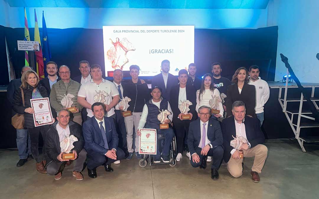 Imagen de archivo de la foto de familia de la gala celebrada en 2025 en Bronchales./DPT