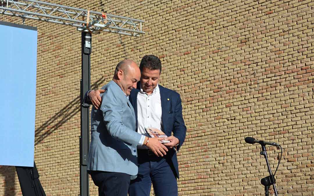 Momentos del acto de Exaltación de tambores y bombos este domingo./I.M.