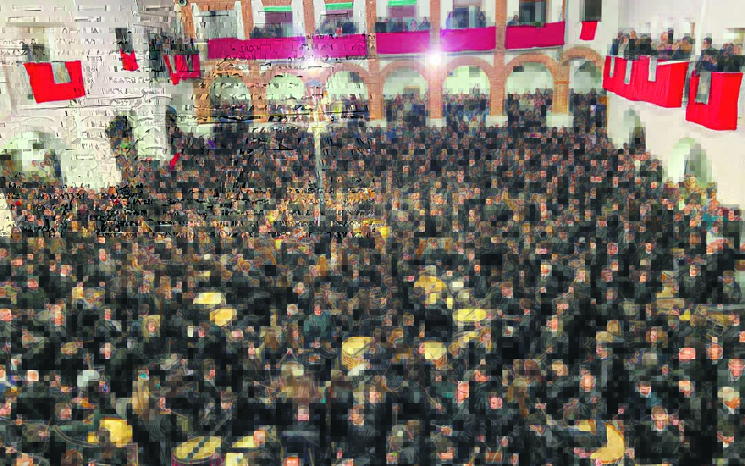 Acto de Romper la Hora en Híjar, que acogerá en 2026 las jornadas de la Ruta./ A.Z.