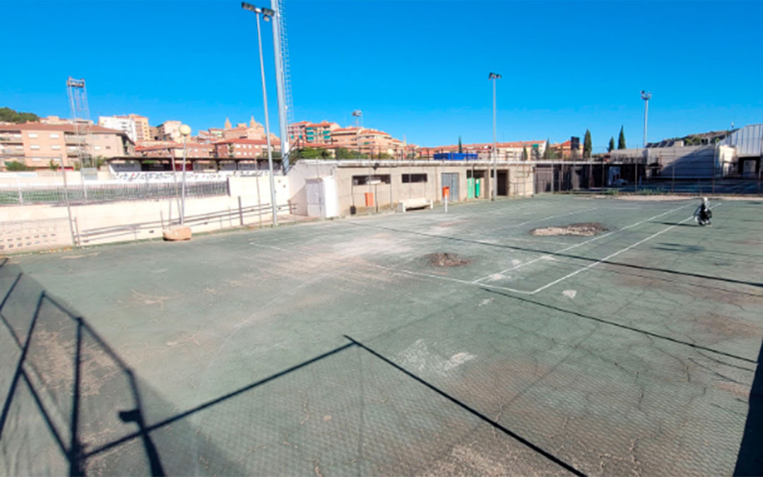 Estado actual de las pistas de tenis en Alcañiz./ AYTO
