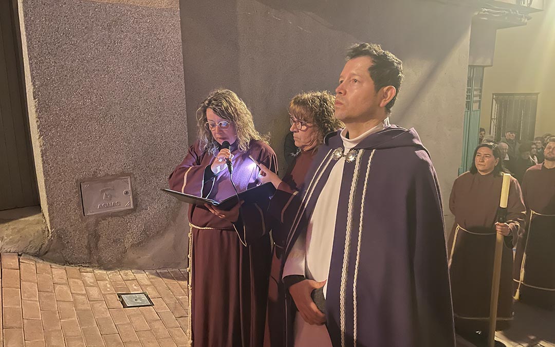 Procesión del Silencio por el casco histórico de Caspe./ S.F.