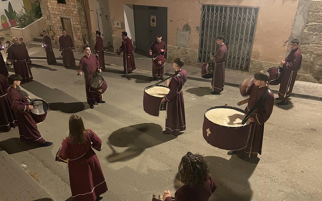 Procesión del Silencio por el casco histórico de Caspe./ S.F.