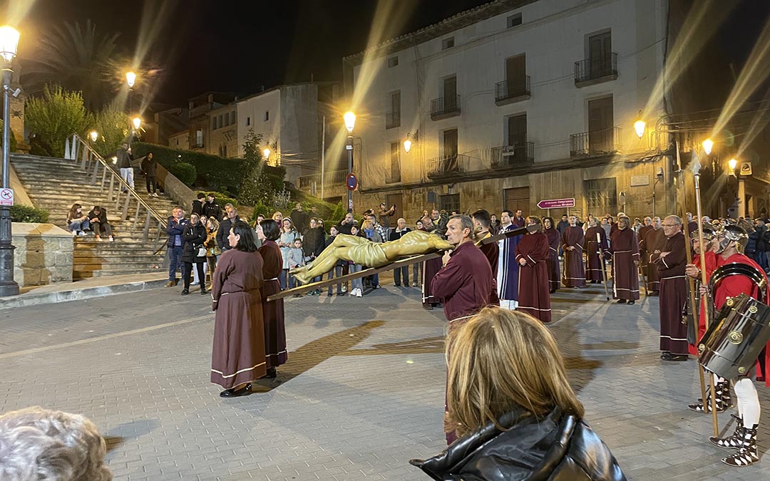 Procesión del Silencio por el casco histórico de Caspe./ S.F.