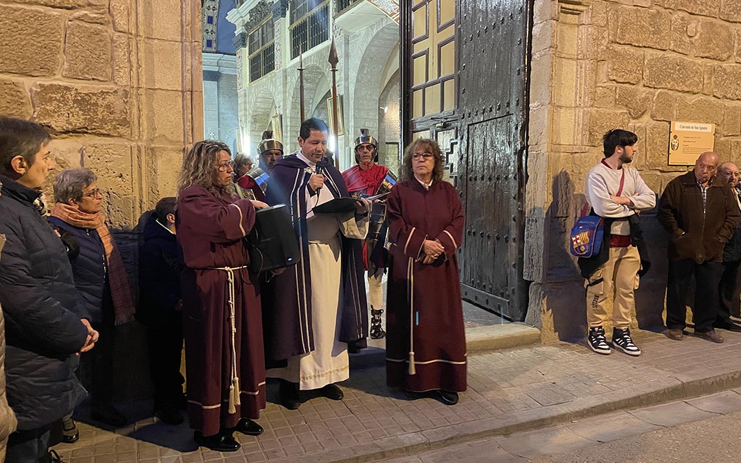 Procesión del Silencio por el casco histórico de Caspe./ S.F.