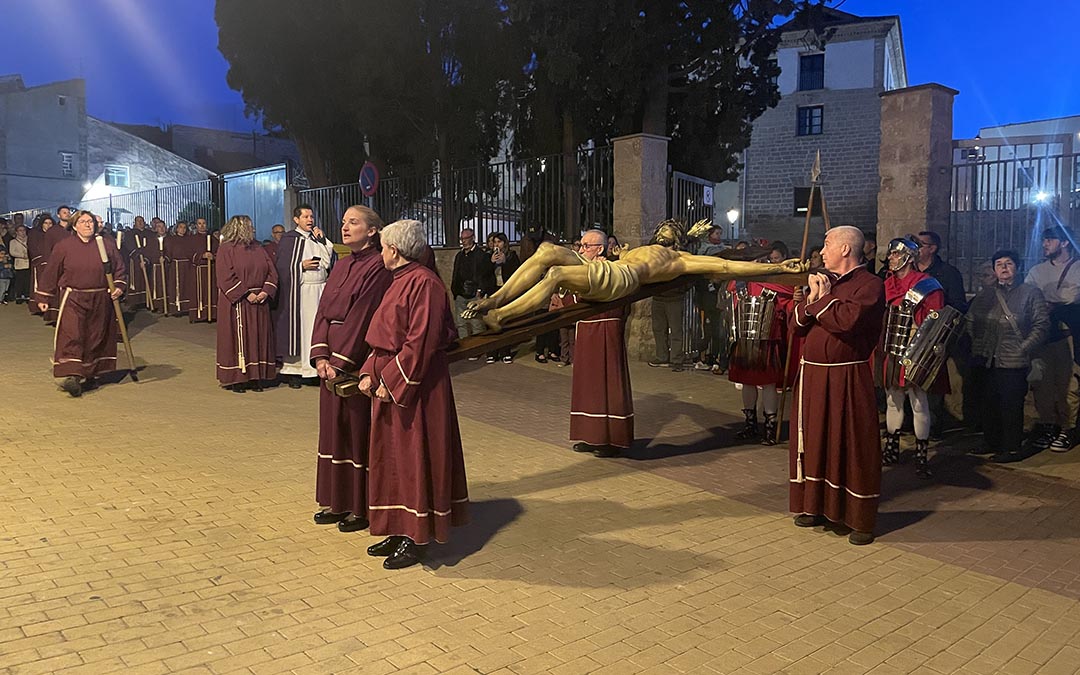 Procesión del Silencio por el casco histórico de Caspe./ S.F.