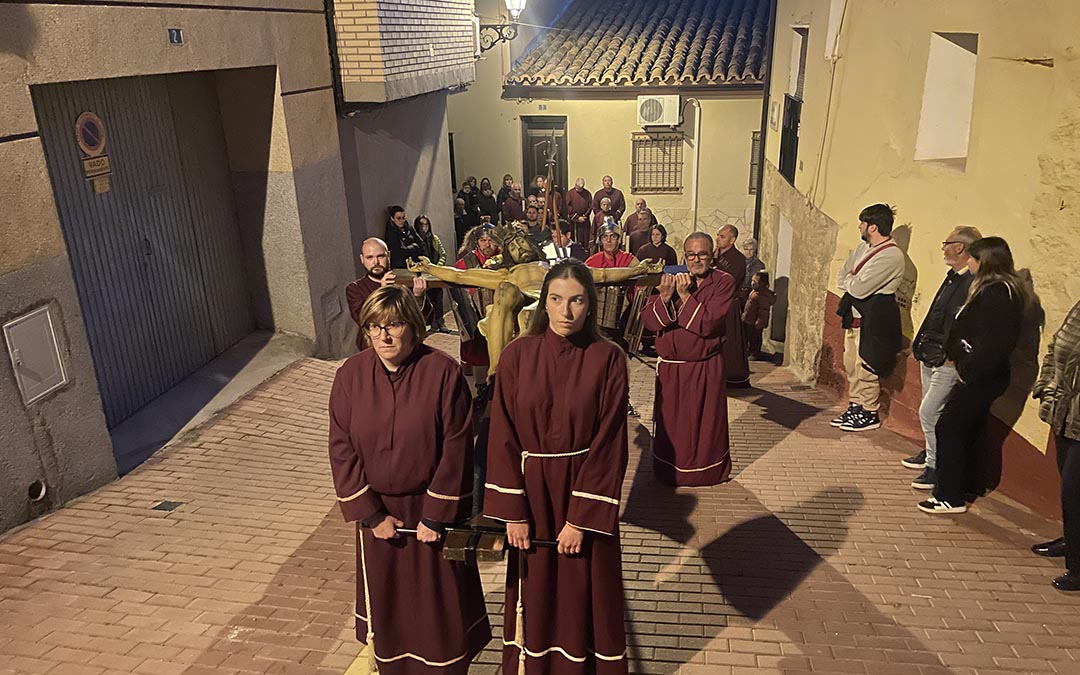 Procesión del Silencio por el casco histórico de Caspe./ S.F.