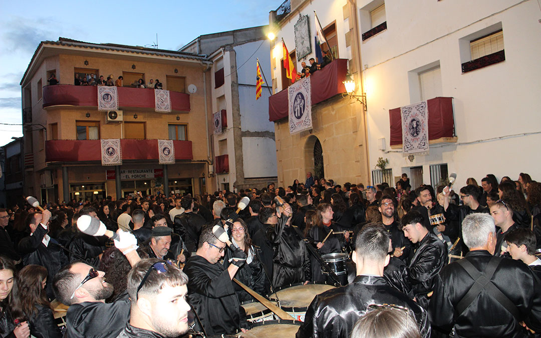 Cese del toque en Samper de Calanda. / B. Severino
