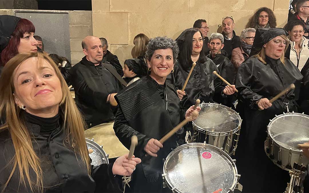 Generaciones se unen para tocar al unisono./ L.C.