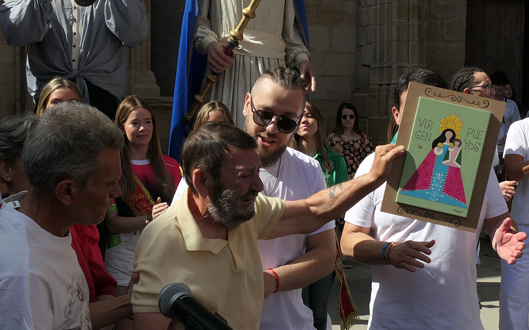 Santos Soro homenajeado en 2023 en el chupinazo de fiestas de Alcañiz. / Marina Monreal Rams