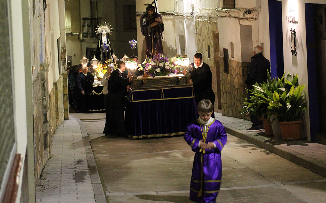 Procesión del Encuentro en Martes Santo por la calle San Roque. / B. Severino