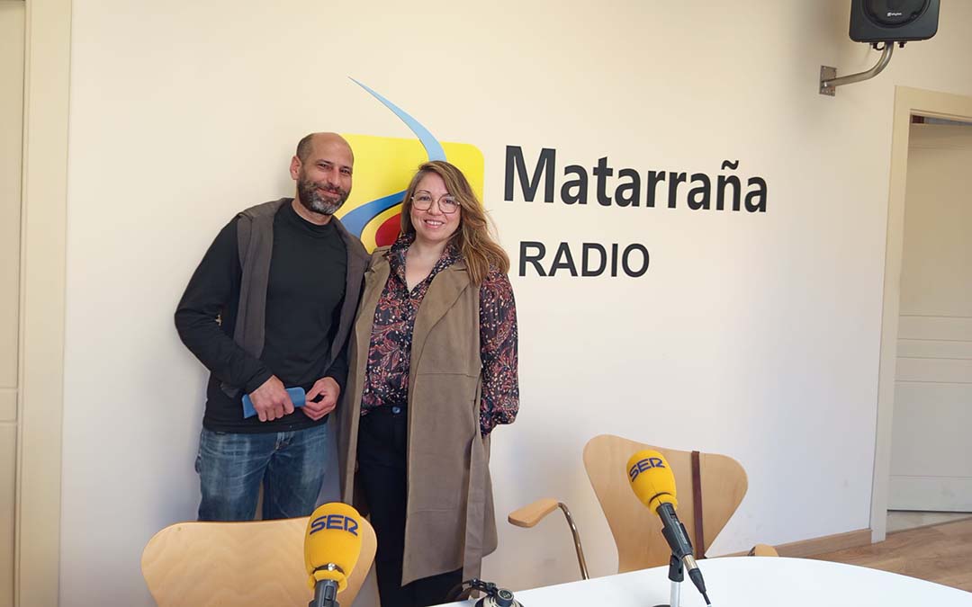 Representantes de la Asociación Autismo Bajoaragón-Matarraña, han visitado los estudios de Matarraña Radio./La COMARCA
