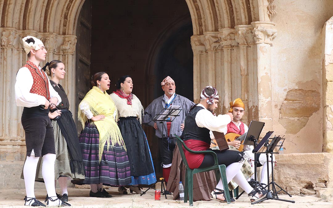 Por segundo año consecutivo se contó con un grupo musical venido de Zaragoza para ofrecer una misa baturra. /A.S.