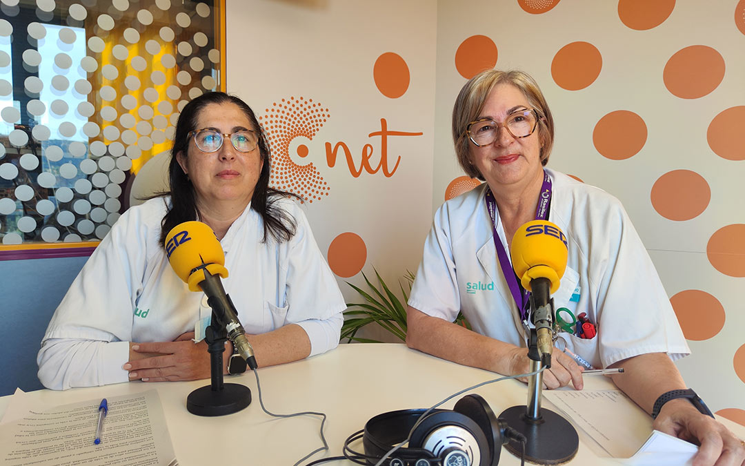 Carmen González y Elvira Chamocho, enfermeras del Centro de Salud de Alcañiz. /La Comarca
