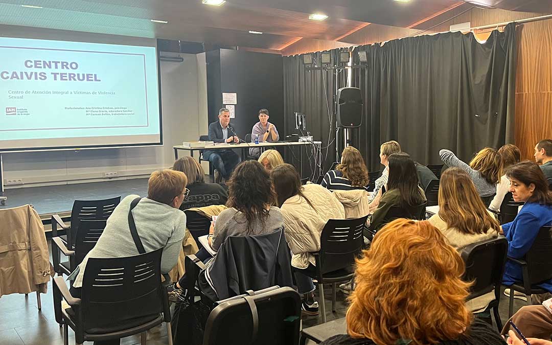 Presentación del centro CAIVIS de Teruel este martes en Alcañiz./ C.O.