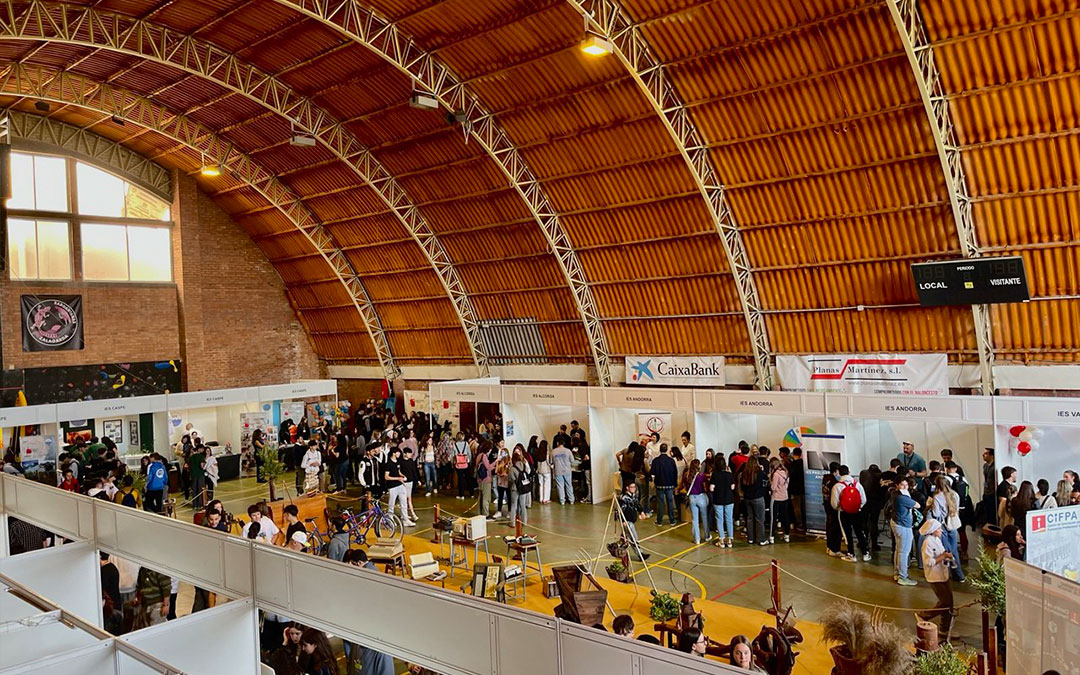 La feria se celebró en el pabellón municipal./ Ayto. Caspe
