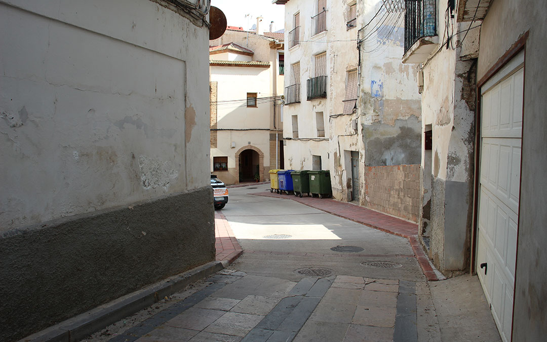 Unión de la calle mosén Pedro, que se levantará en otoño; y Otal con plaza Sorribas -foco de averías- ya renovada. / B. Severino