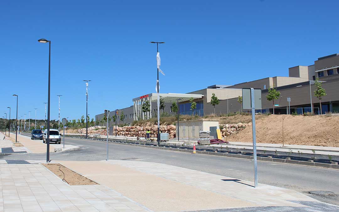 Nuevo Hospital de Alcañiz, que abrirá en junio / L. Castel
