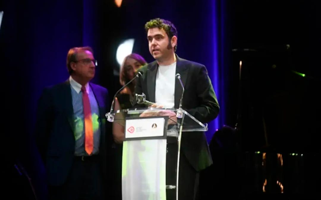 Javier Macipe durante uno de sus discursos en los Premios Simón./ Heraldo-Francisco Jiménez