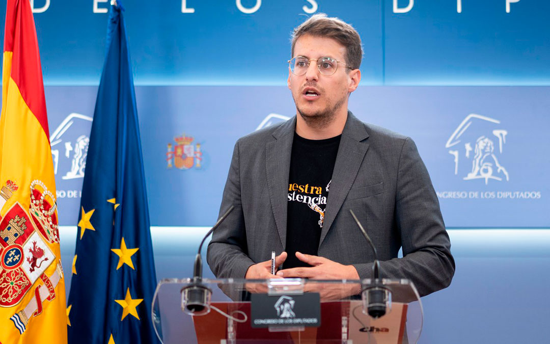 El diputado, Jorge Pueyo, durante la inauguración de la jornada./ SUMAR