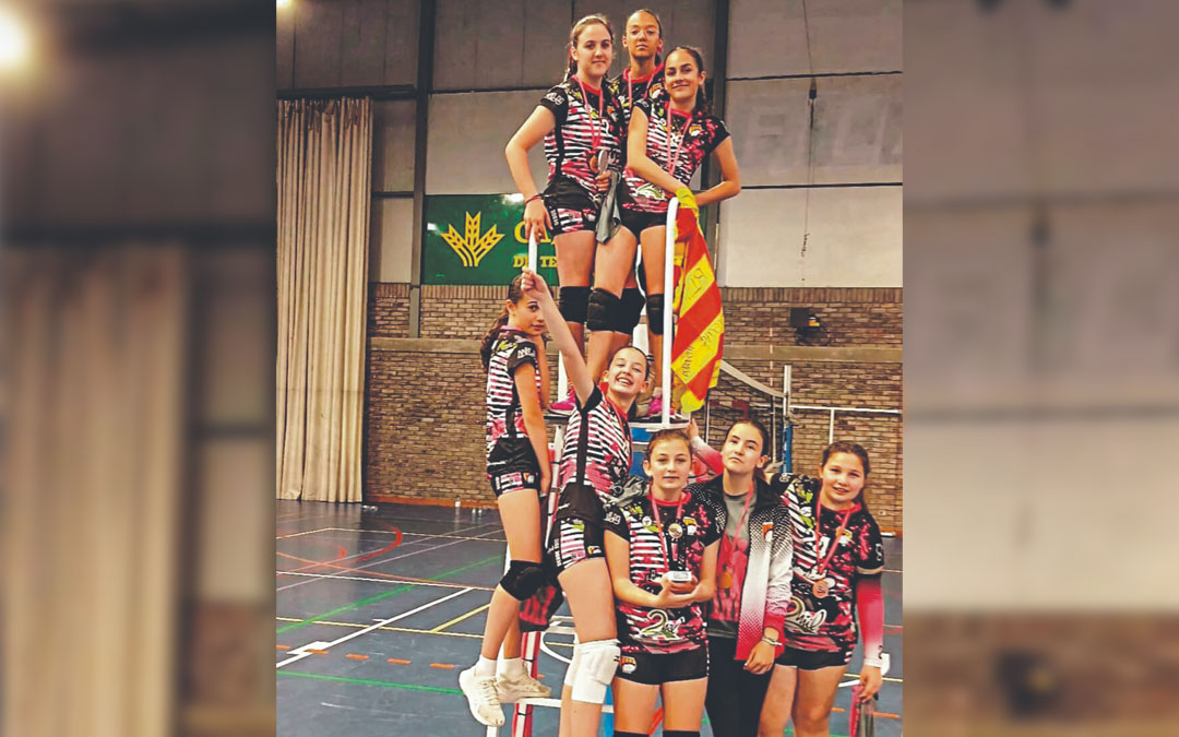 Equipo alevín del Kasalkas tras su triunfo./ KASALKAS