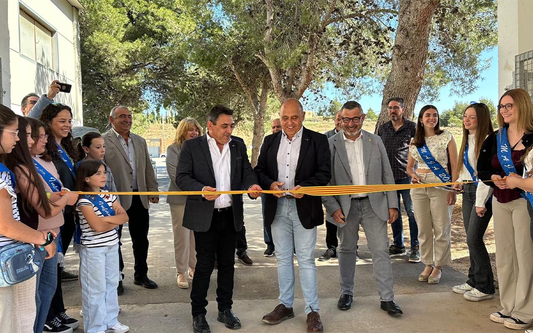 Inauguración de la feria a cargo de Efilio Feliz./ Adrián Dolz