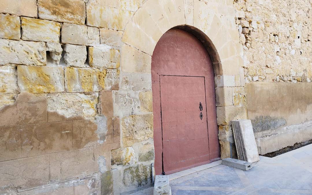Rehabilitación de la fachada de la Iglesia de Torre de Arcas /Luis Lasmarias
