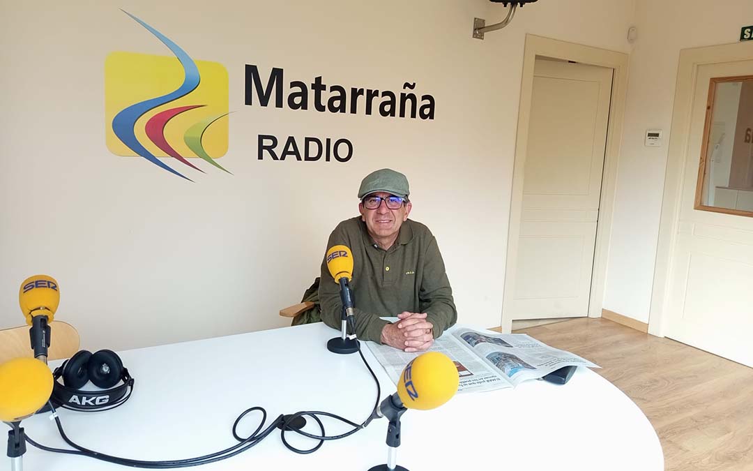 Valderrobres, el alcalde de Fórnoles ha visitado los estudio de Matarraña Radio./La COMARCA