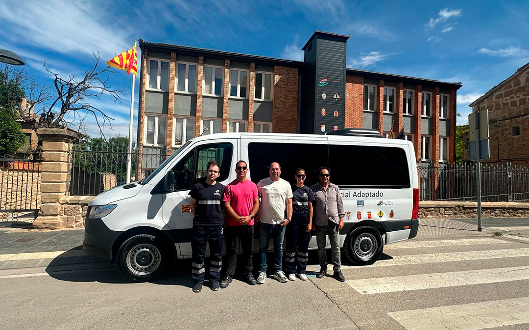 Recepción del nuevo vehículo de la Comarca./ Comarca Bajo Aragón-Caspe