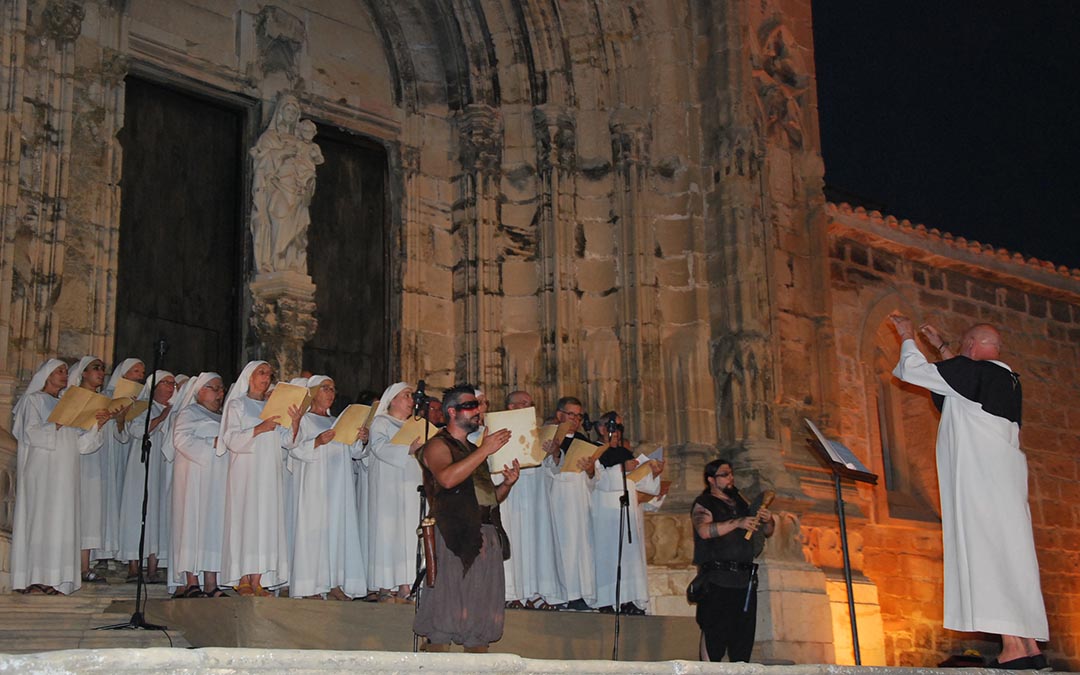 El coro Ciudad de Caspe ha actuado por primera vez en el pregón./ S.F.