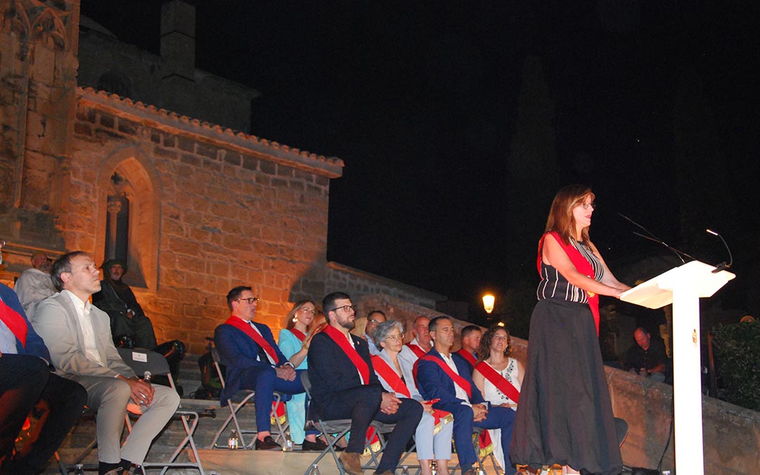 La alcaldesa, Ana Jarque, durante el pregón institucional./ S.F.