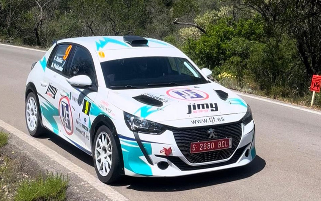 Tomás Vallés y Sira Poblador, ganadores del 35 Rallye La Cerámica. / FADA