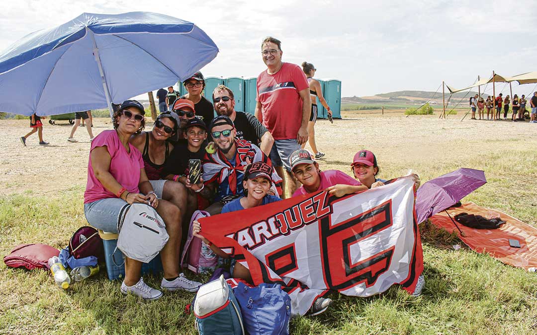 Imagen de 2024. La afición siempre acude bien equipada a MotoGP. / La Comarca