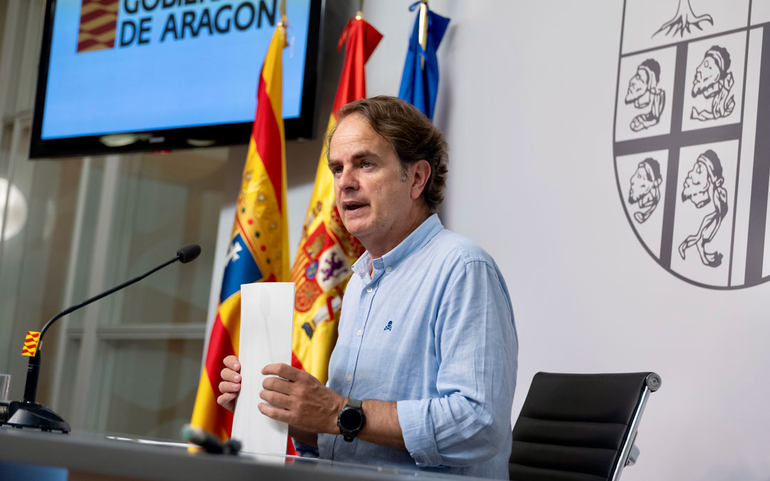 Bermúdez de Castro durante la rueda de prensa de actualización del operativo./ DGA