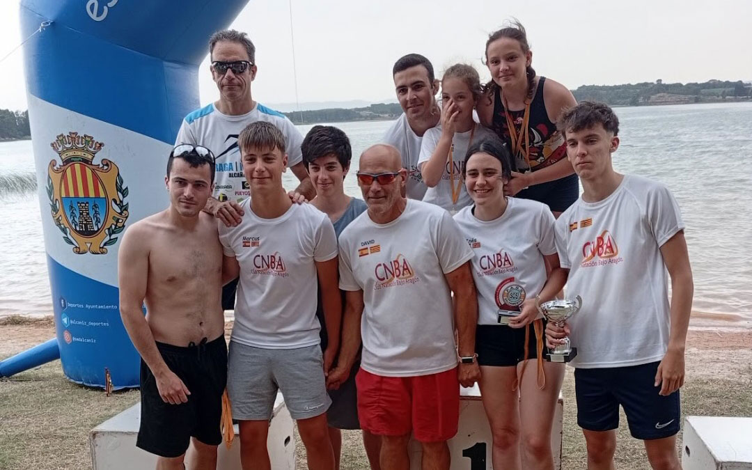 Los participantes del Club de Natación Bajo Aragón en el campeonato del fin de semana./ CNBA