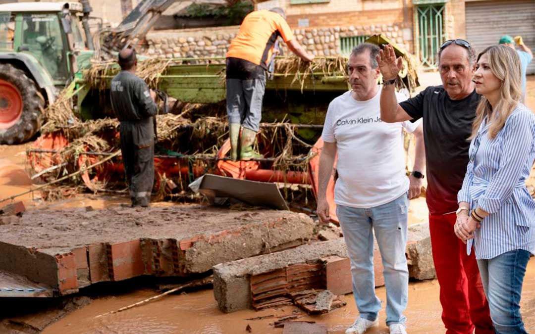 Visita de Mar Vaquero a uno de los municipios afectados en Zaragoza./ DGA
