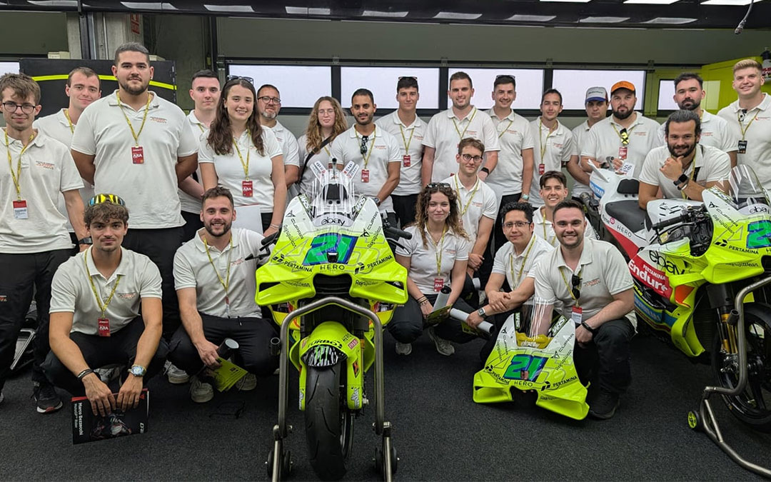 Los estudiantes del Máster en Ingeniería del Motorsport vivieron la emoción del Gran Premio GoPro de Aragón de MotoGP. / Motorland