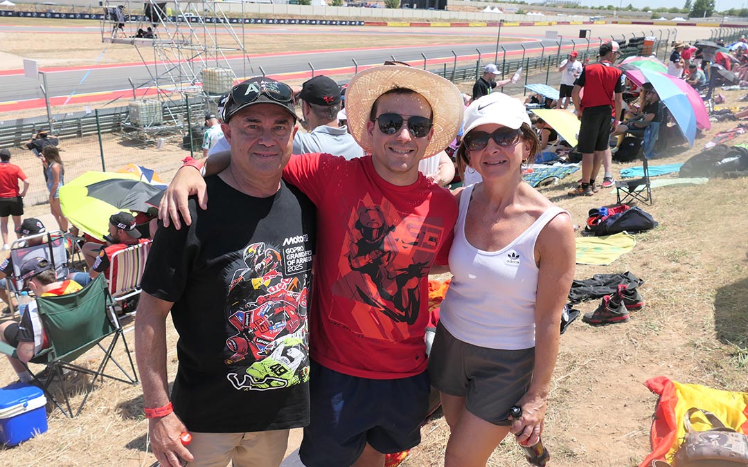Nacho ha visitado con sus padres por primera vez Motorland durante este Gran Premio./ M.M.R.