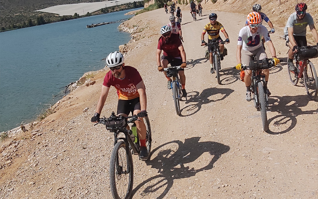 El grupo de ciclistas completó sin incidentes la ruta./ Ayto. Fayón