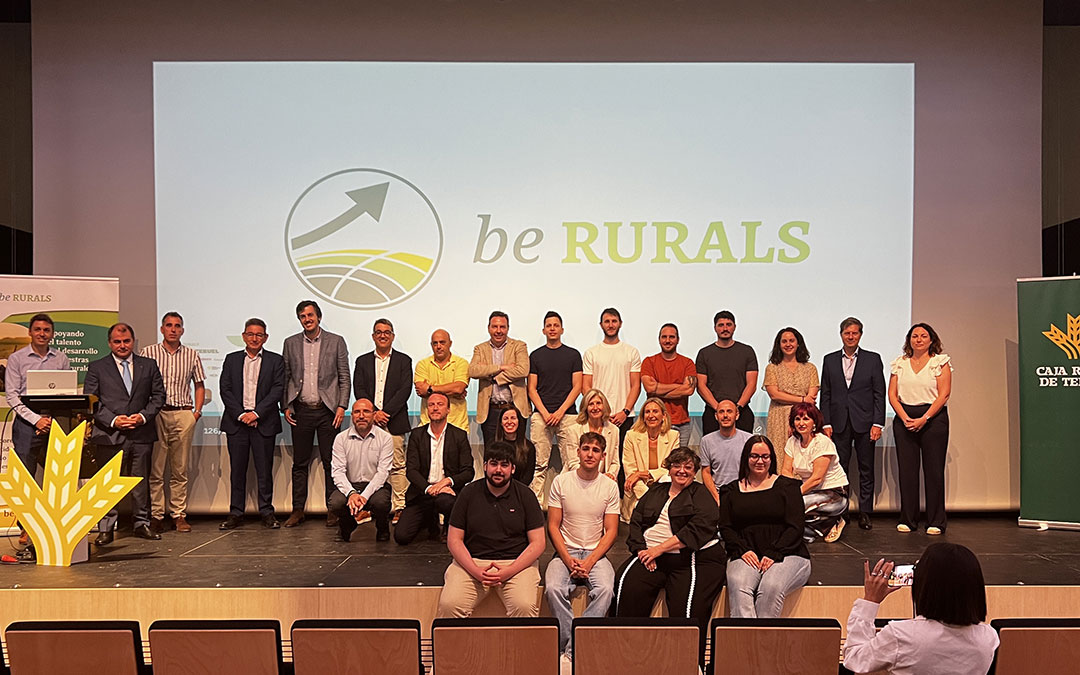 Foto de grupo de los participantes en la jornada BeRurals en Teruel. / Caja Rural