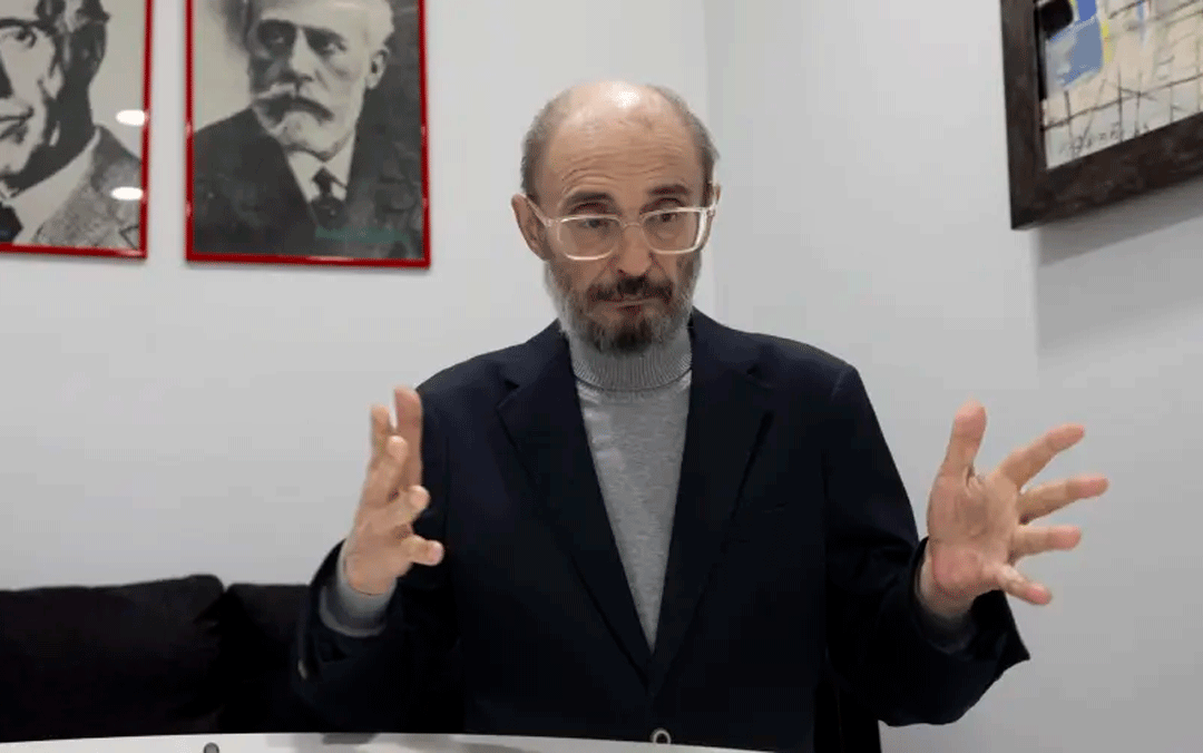 Javier Lambán en la sede del PSOE en una imagen de archivo./ HERALDO-José Miguel Marco