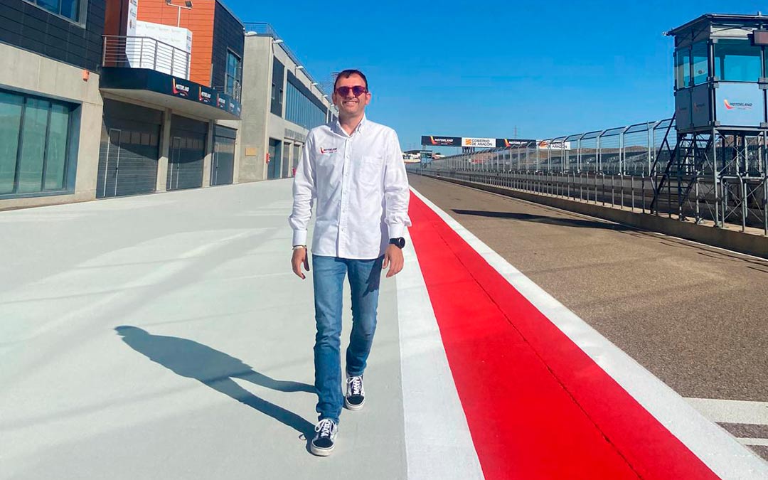 El gerente de Motorland, Jorge Panadés. / Alba Zurita