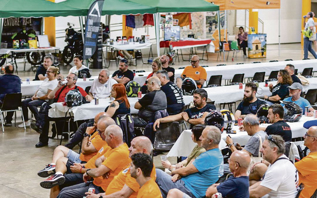 Como parte de la cita se organizó una charla que corrió a cargo de Óscar Pérez y diversas actividades colindantes. / Kamoto