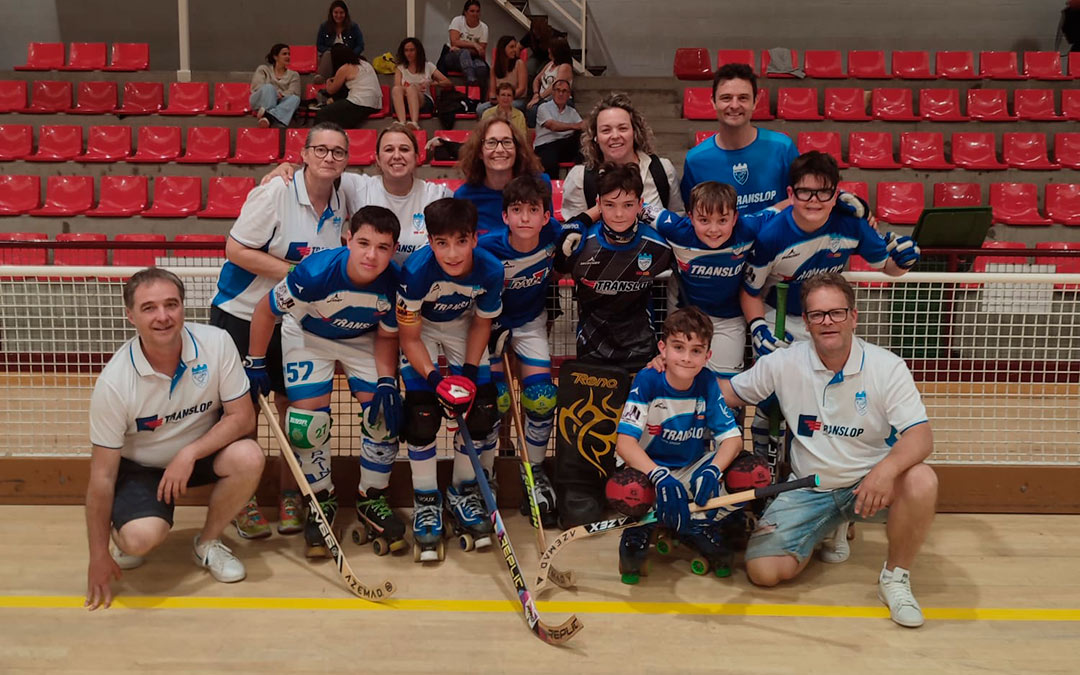 El equipo alevín del Translop Alcañiz Club Patín se clasifica para las semifinales de la Liga Catalana. /Arsenio Rújula