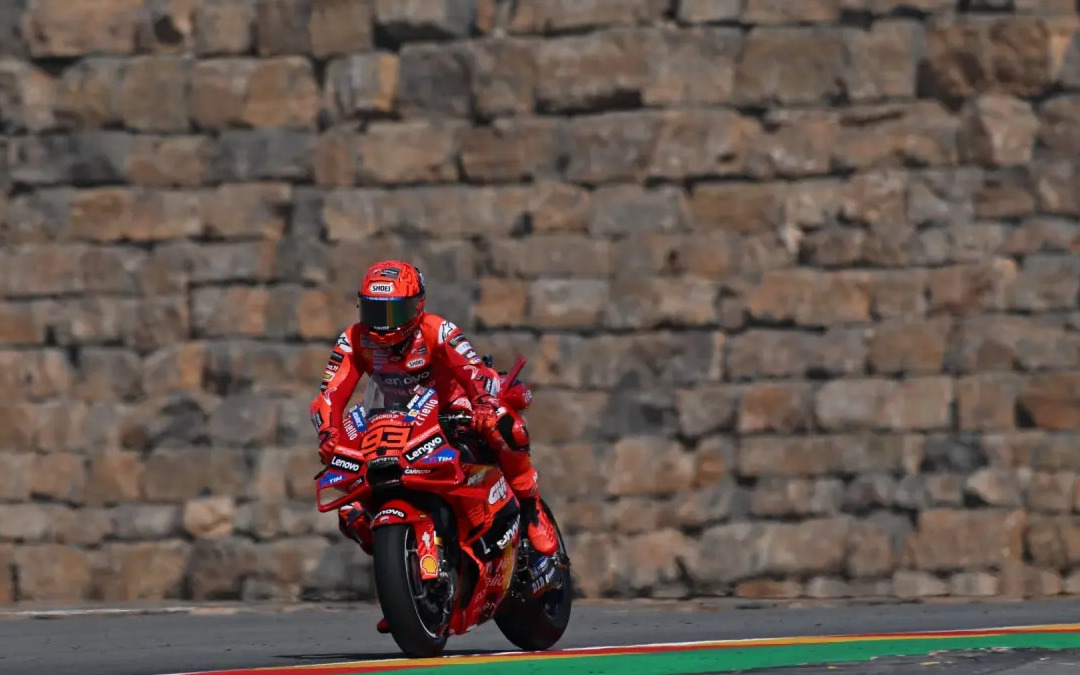 Marc Marquéz se mantiene líder y lo ha demostrado durante la jornada este viernes. / Motorland